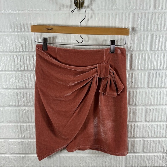 Tularosa Katie Velvet Mini Skirt Wild Rose S NWT - Picture 4 of 6